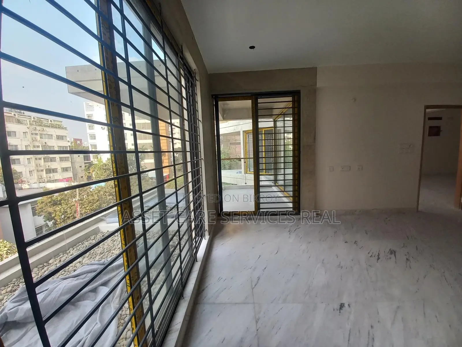 4250 Sqf Brand New Flat Sale @ Baridhara Diplomatic Zone. in Baridhara