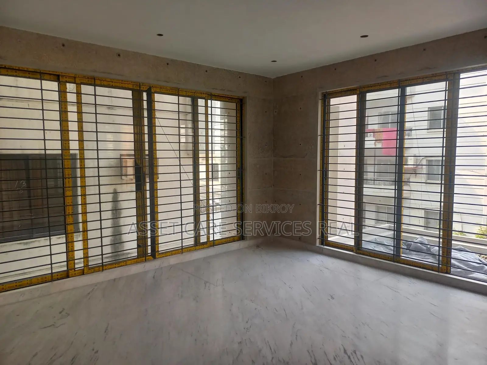4250 Sqf Brand New Flat Sale @ Baridhara Diplomatic Zone. in Baridhara