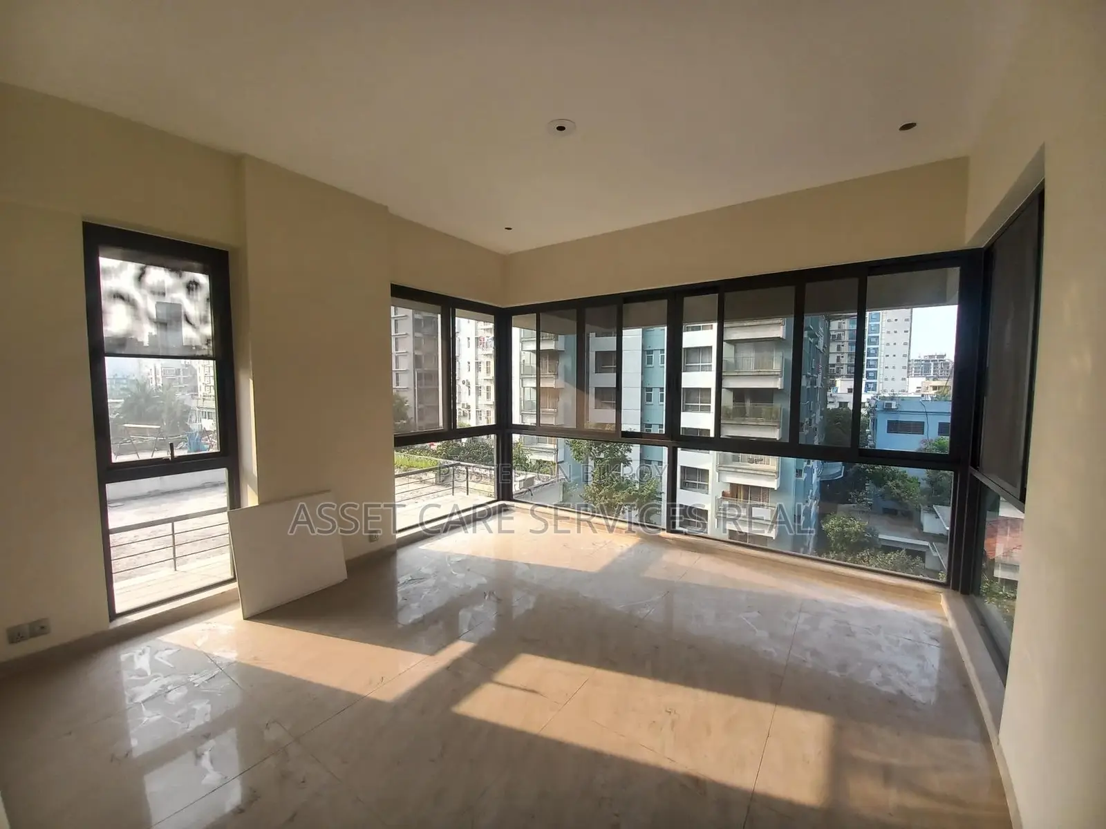 4250 Sqf Brand New Flat Sale @ Baridhara Diplomatic Zone. in Baridhara