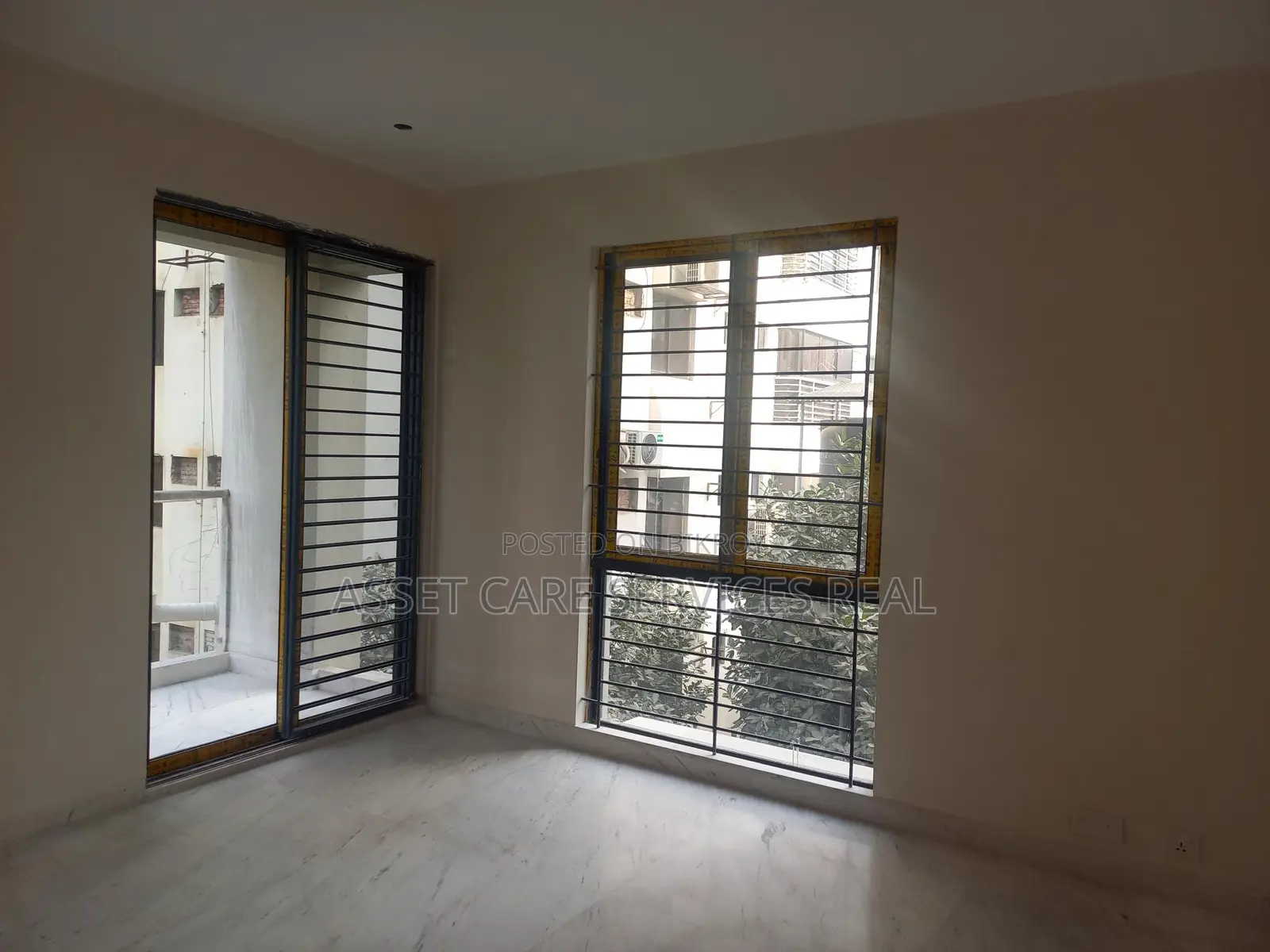 4250 Sqf Brand New Flat Sale @ Baridhara Diplomatic Zone. in Baridhara