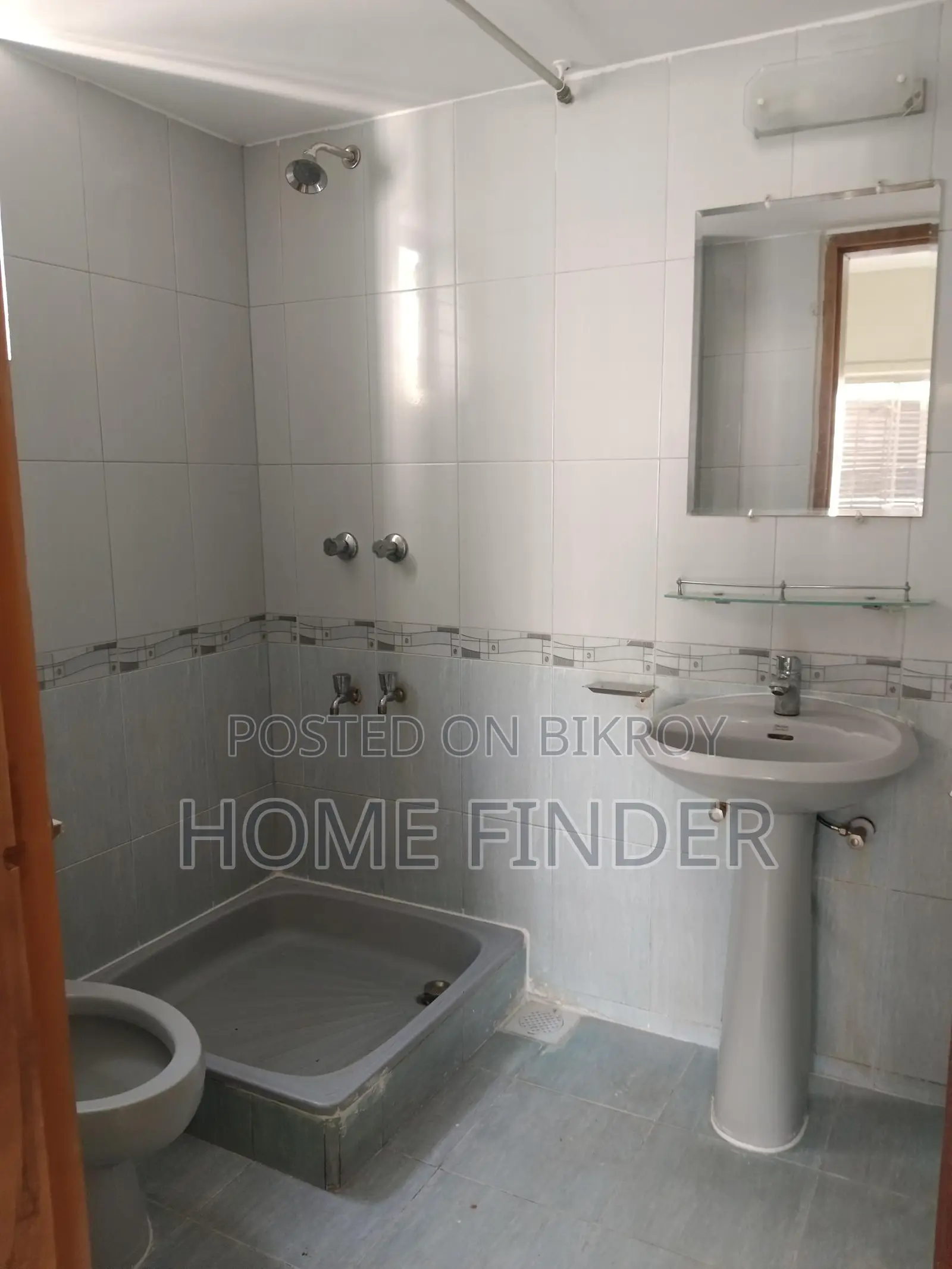 2240 Sqft Un-furnished Apartment For Rent In Gulshan in Gulshan