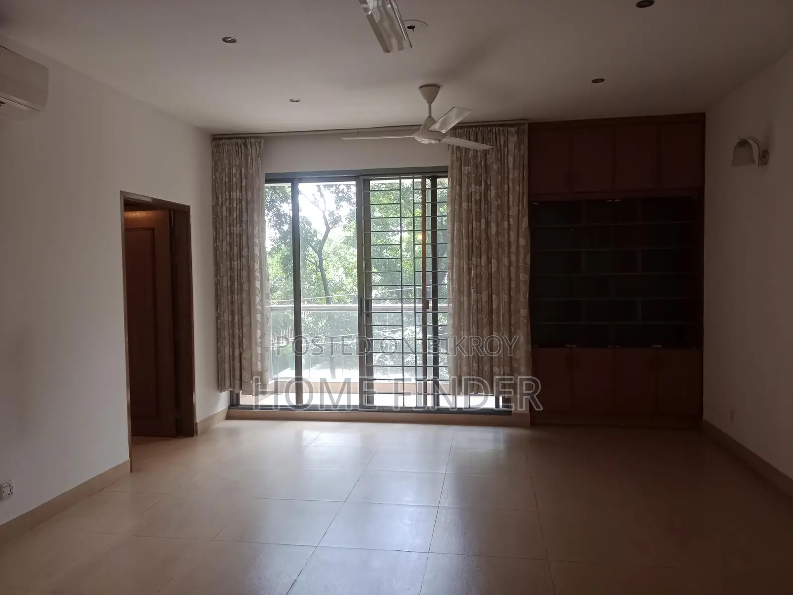 Semi-Furnished 3bed-2550 Sqft Apartment Rent in Gulshan-2 in Gulshan