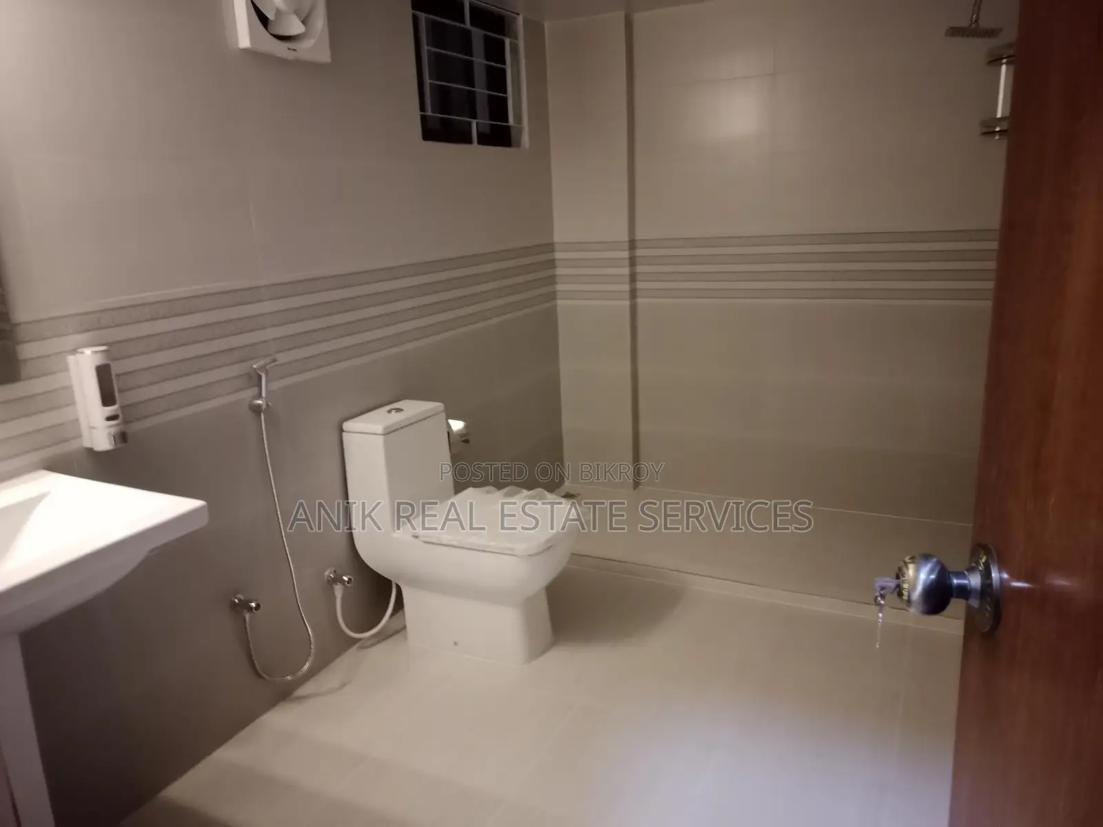4000 Sft Semi Farnised Office Space Rent In Gulshan in Gulshan