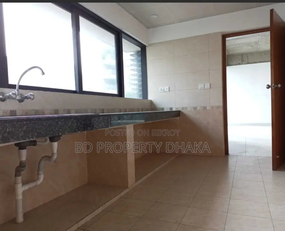 4320sft Gulshan commercial Space Available: - in Gulshan