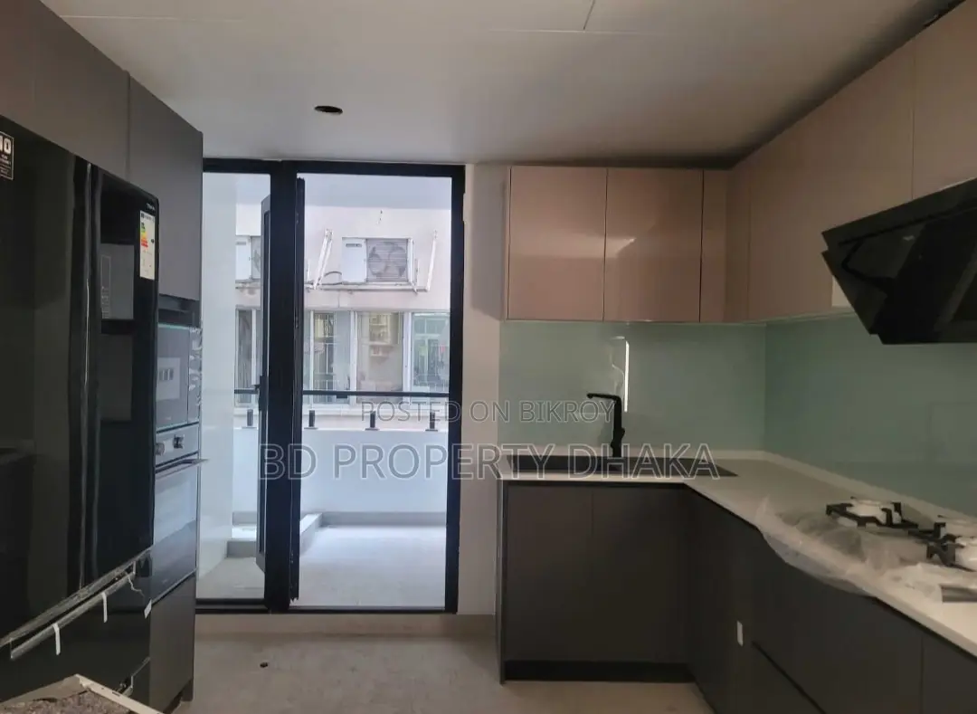With gym and swim luxurious 4Bed 3400sft full furnished apartments in Gulshan