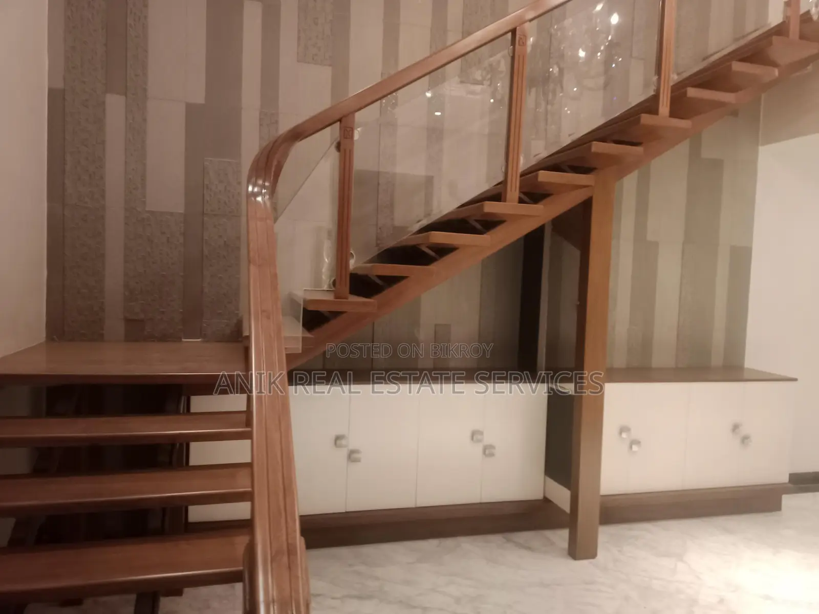 Good Quality Duplex Semi Farnised Flat Rent At Gulshan in Gulshan
