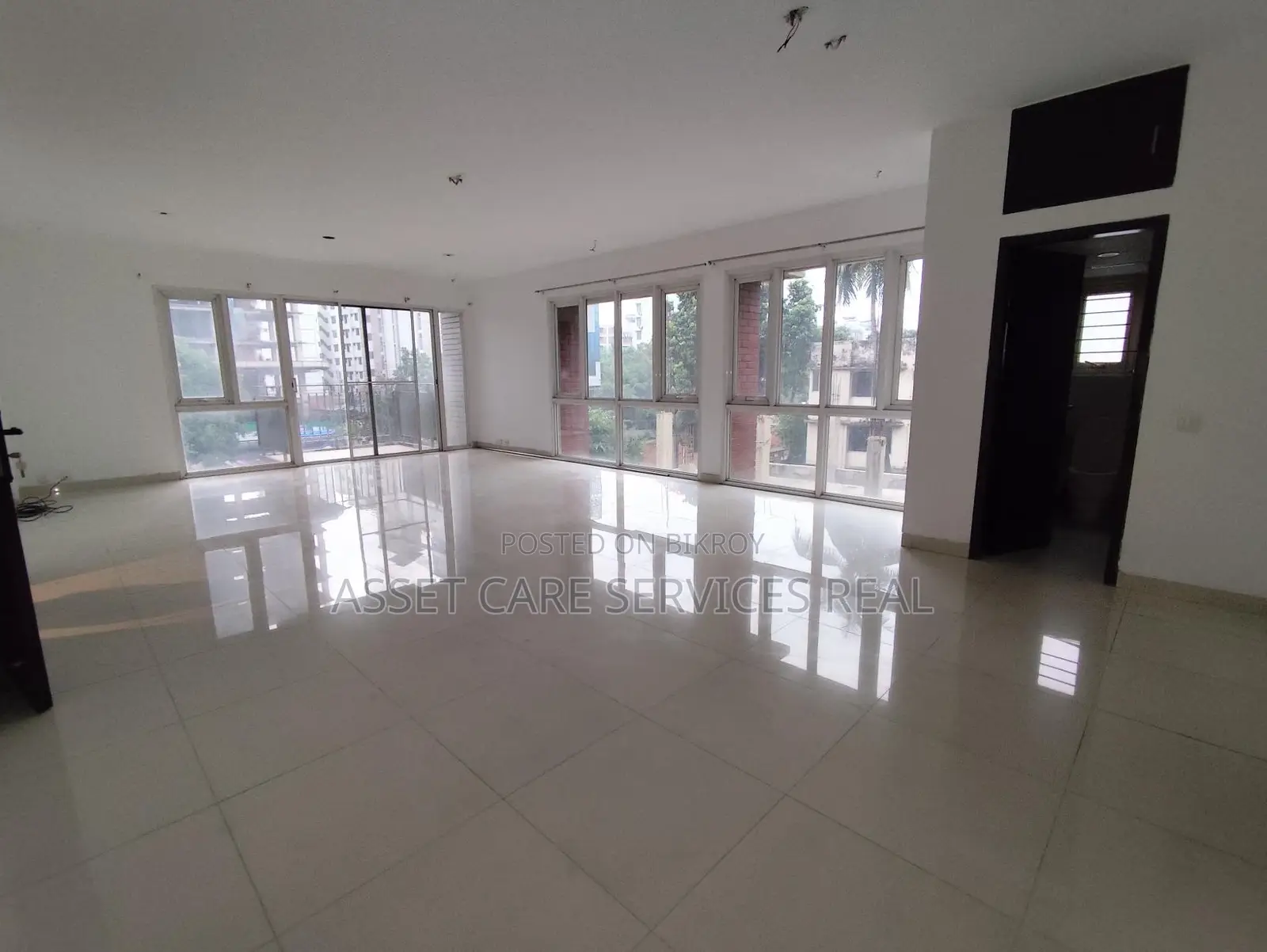 Baridhara Diplomatic Zone 3Bed Un-Furnished Apartment Rent in Baridhara