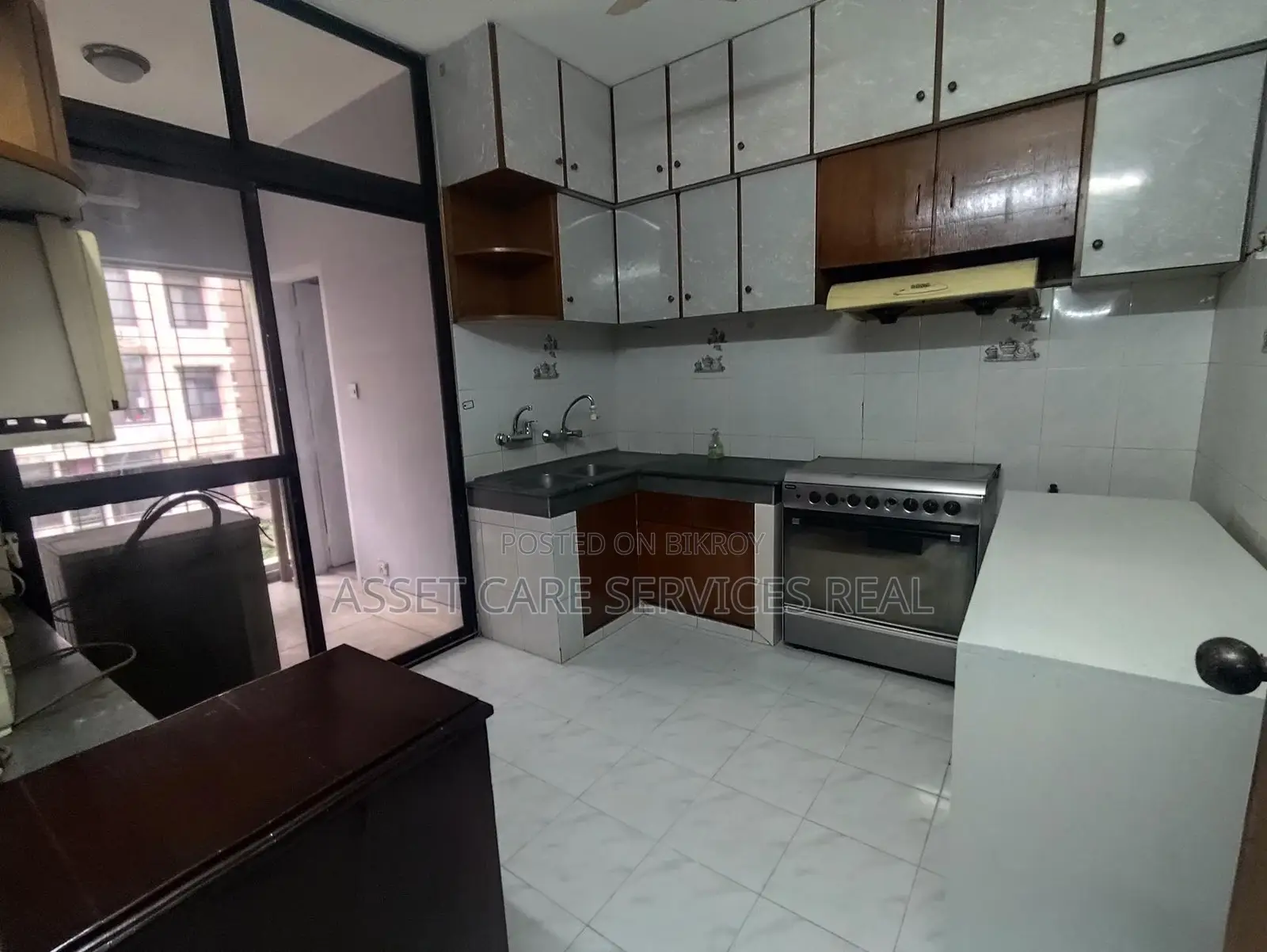 Baridhara Diplomatic Zone 3-Bed Fully Furnished Apartment for Rent in Baridhara
