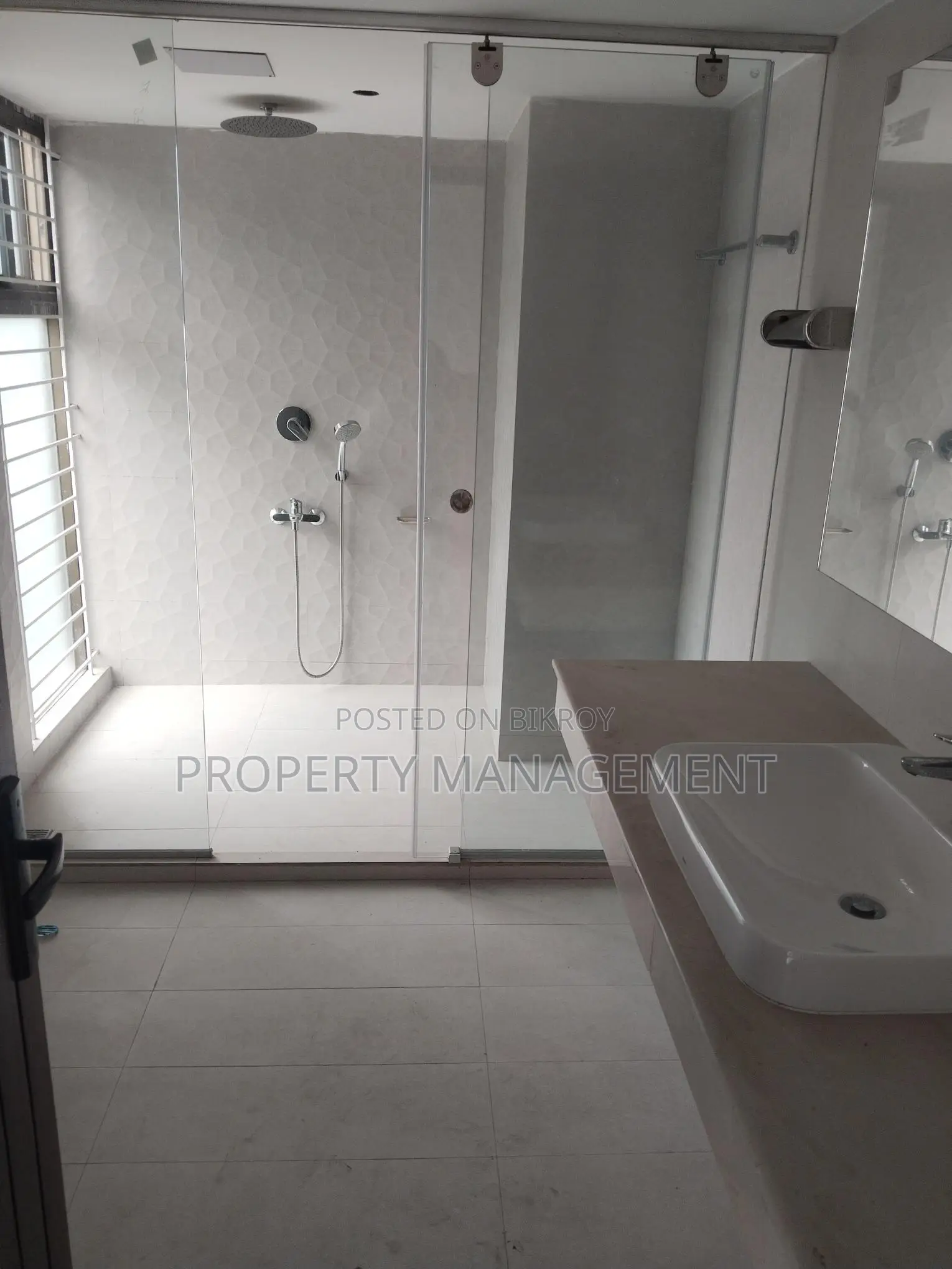 Full Furnished Office in Brand New Building in Gulshan
