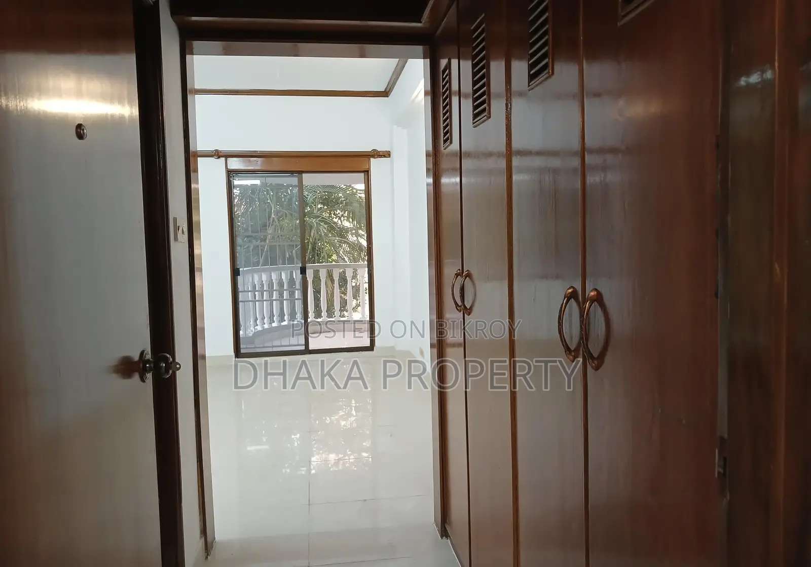 4Bed 3200SqFt. Nice Apartment Rent at Gulshan Diplomatic Zone in Gulshan
