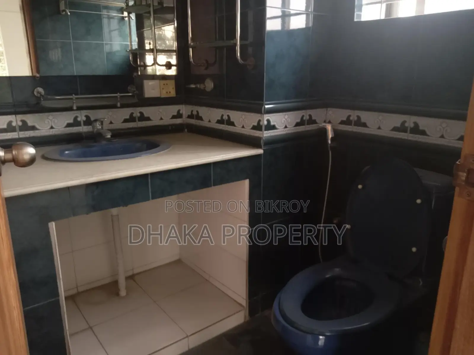 Lake View 2350sqft Un Furnished 3 Bedrooms Apartment Rent in Gulshan in Gulshan