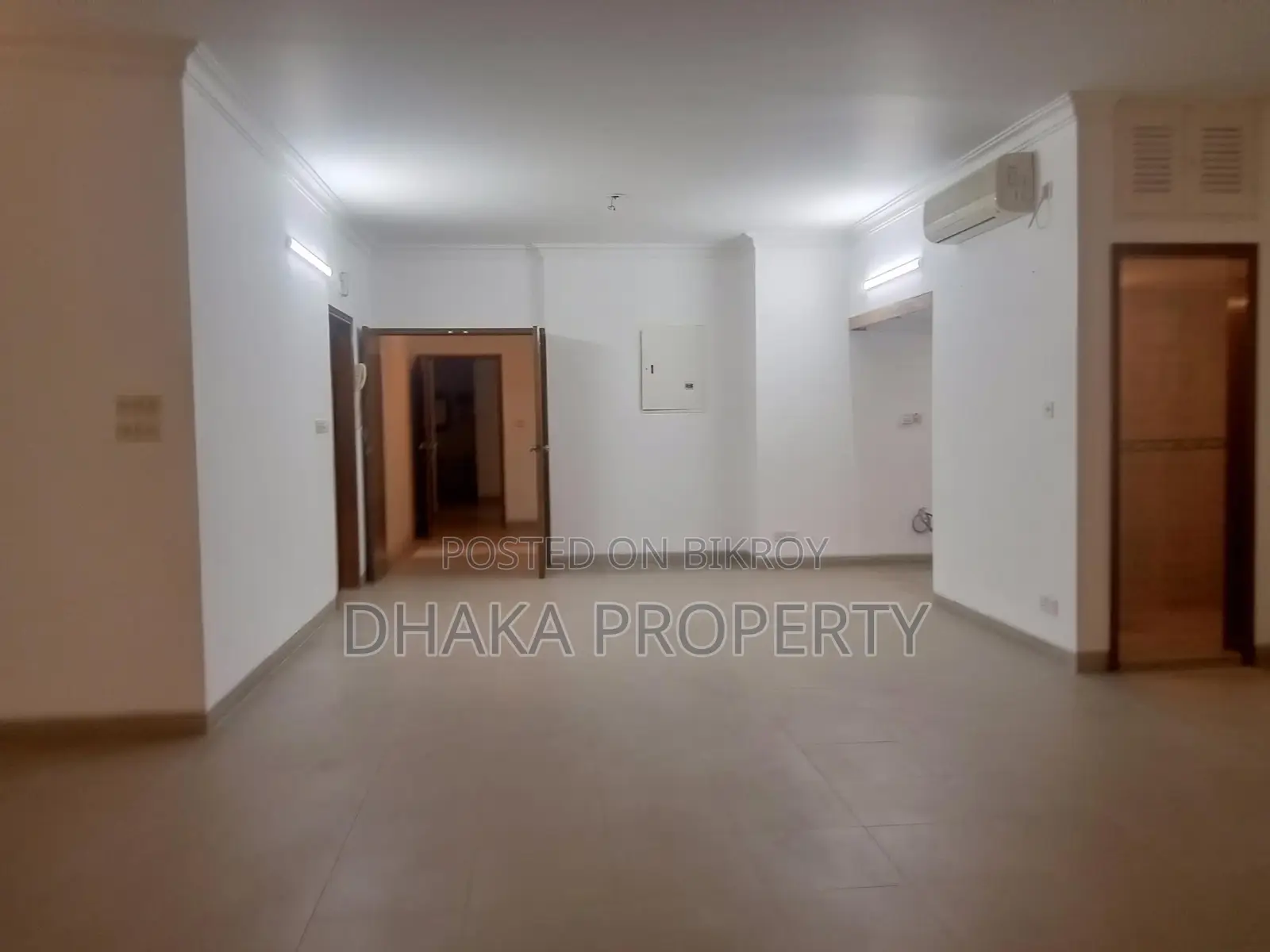 2600-SqftvSemi Furnished Good Quality Apartment Rent in Gulshan in Gulshan