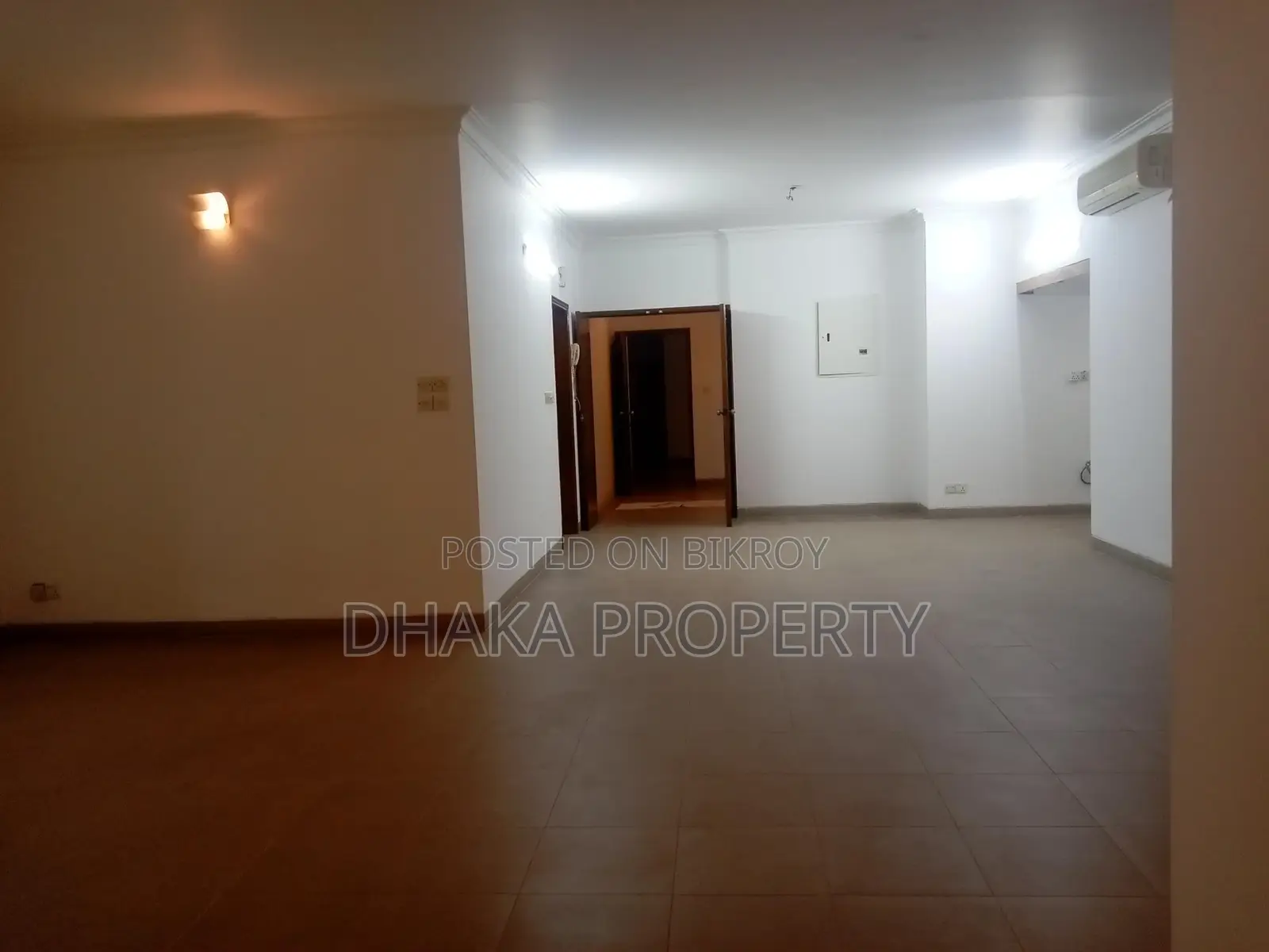2600-SqftvSemi Furnished Good Quality Apartment Rent in Gulshan in Gulshan