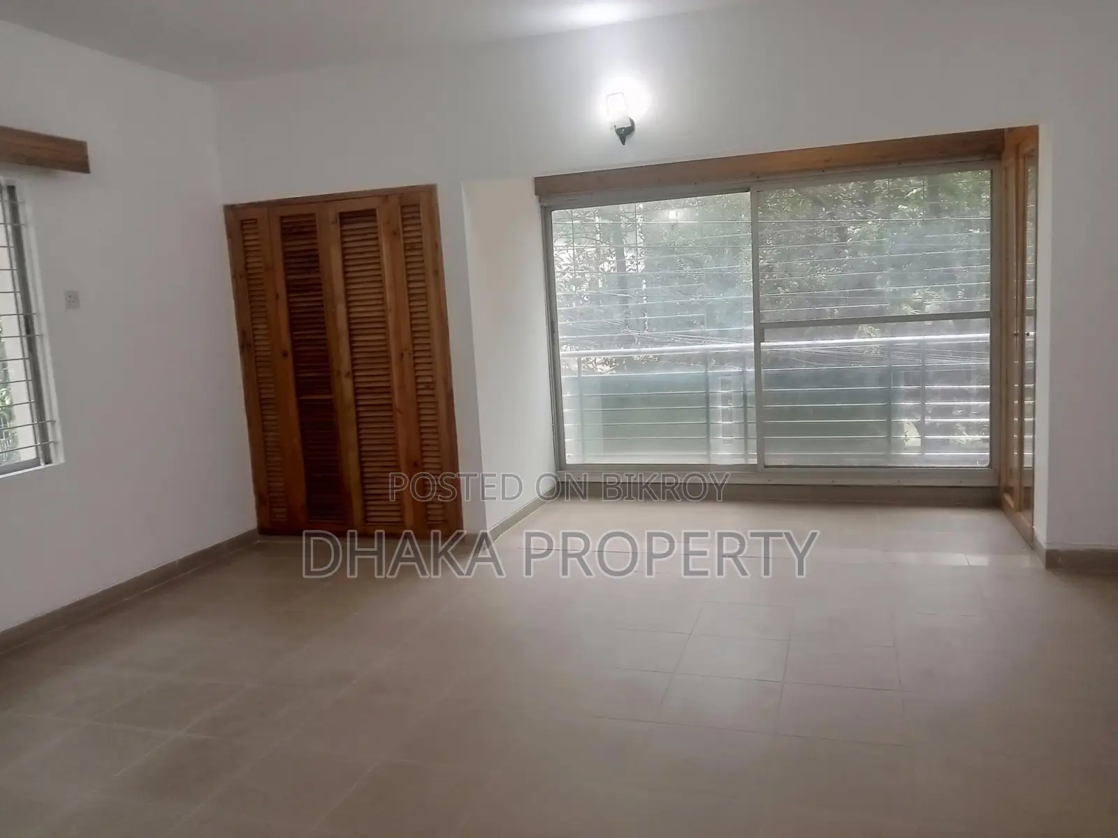 2600-SqftvSemi Furnished Good Quality Apartment Rent in Gulshan in Gulshan