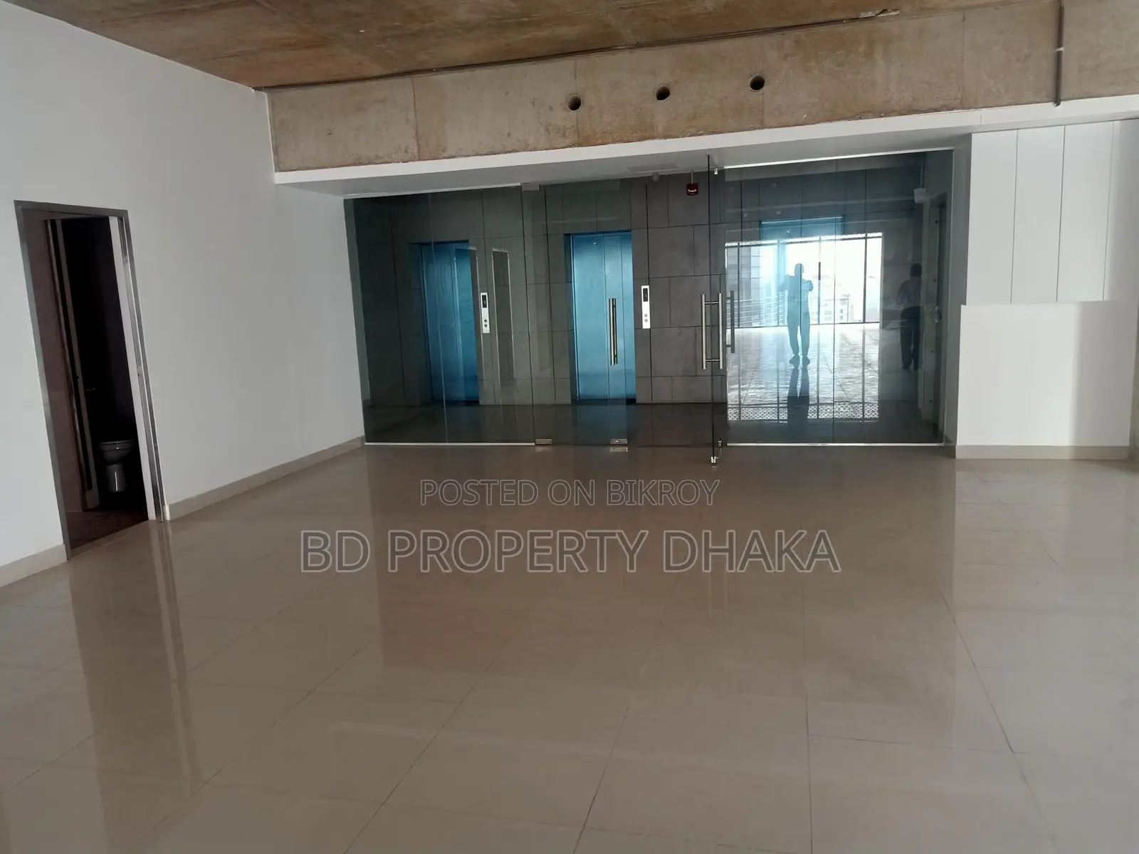 4000 Sqft Open Commercial Space Rent In Gulshan Avenue in Gulshan