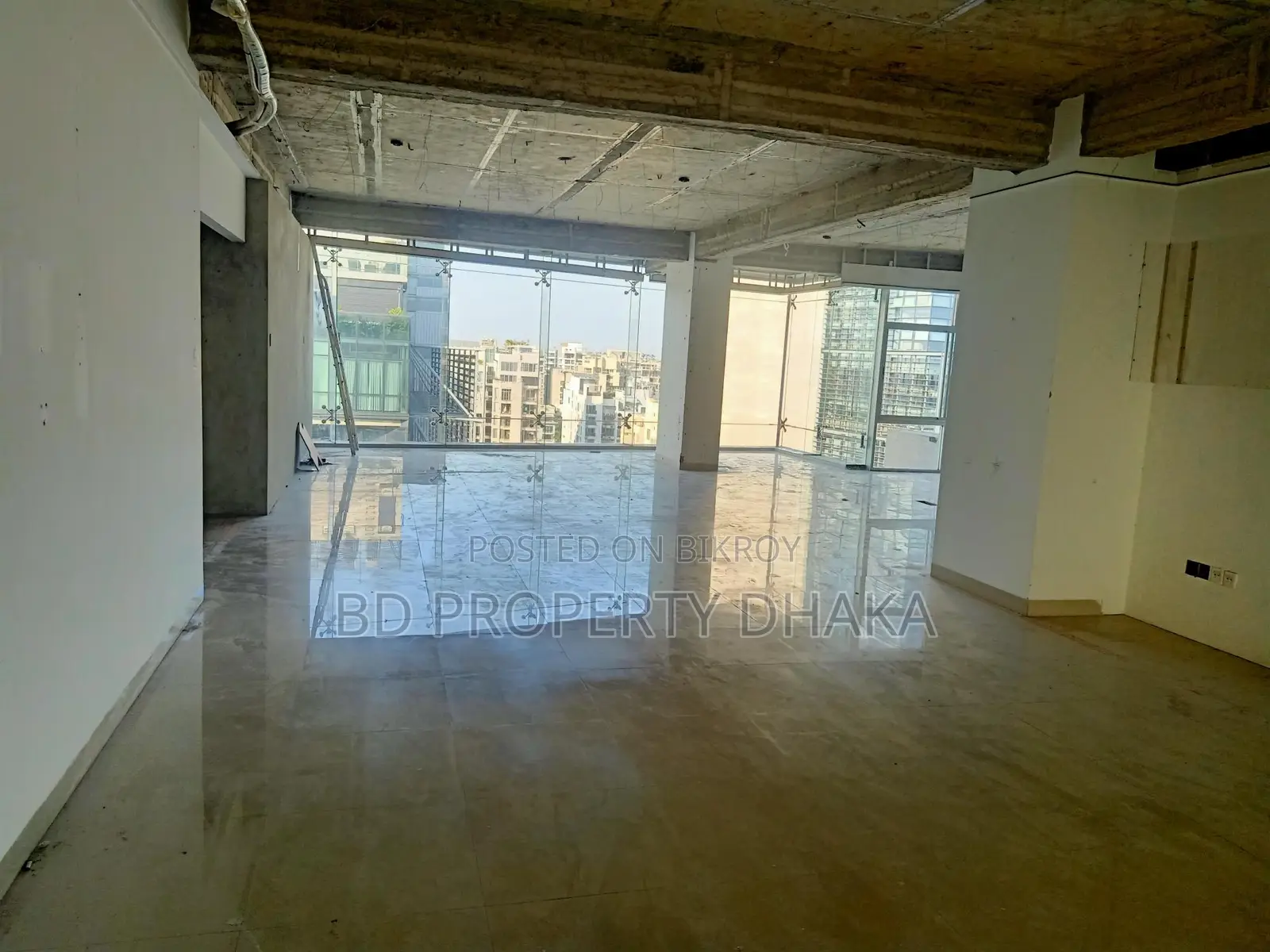 2500 Sqft Nice Open Commercial Space Rent In Gulshan in Gulshan