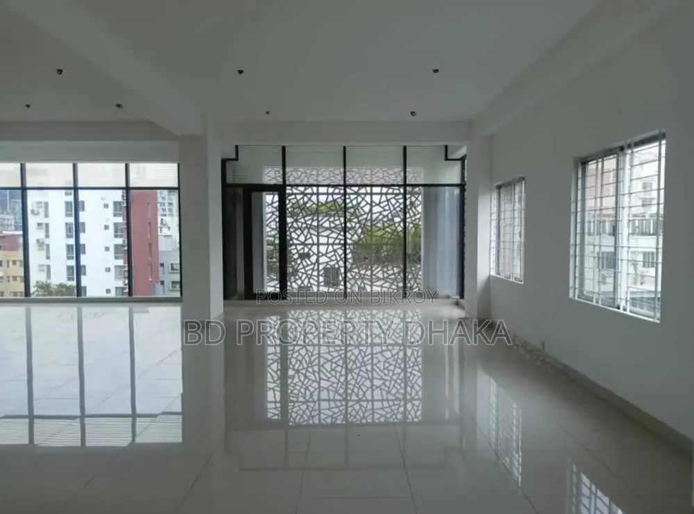 5500 Sqft Newly Modern Commercial Space Rent In Gulshan Avenue in Gulshan