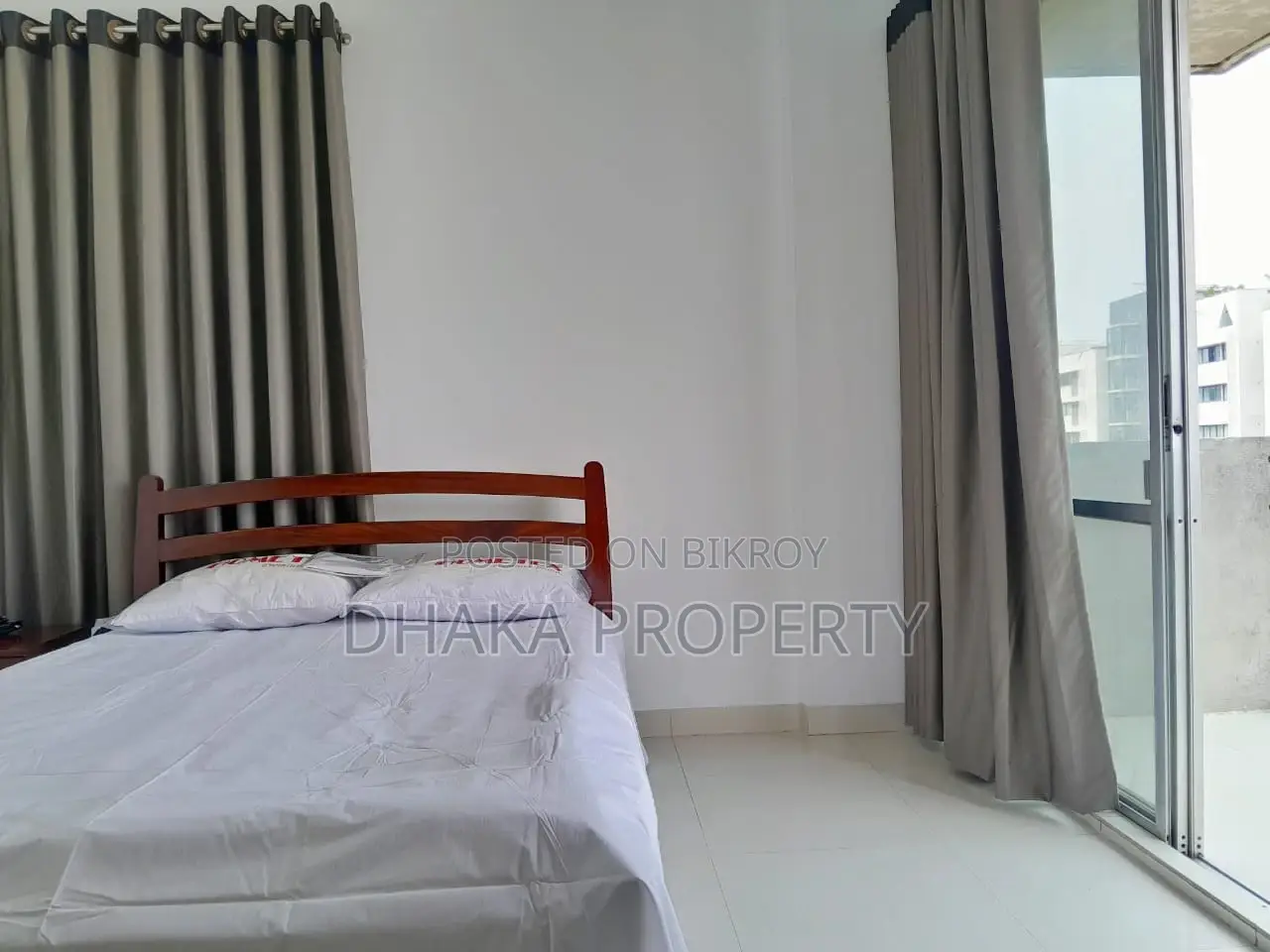 Lake View Furnish Apartment Rent At Gulshan Diplomatic Areas in Gulshan