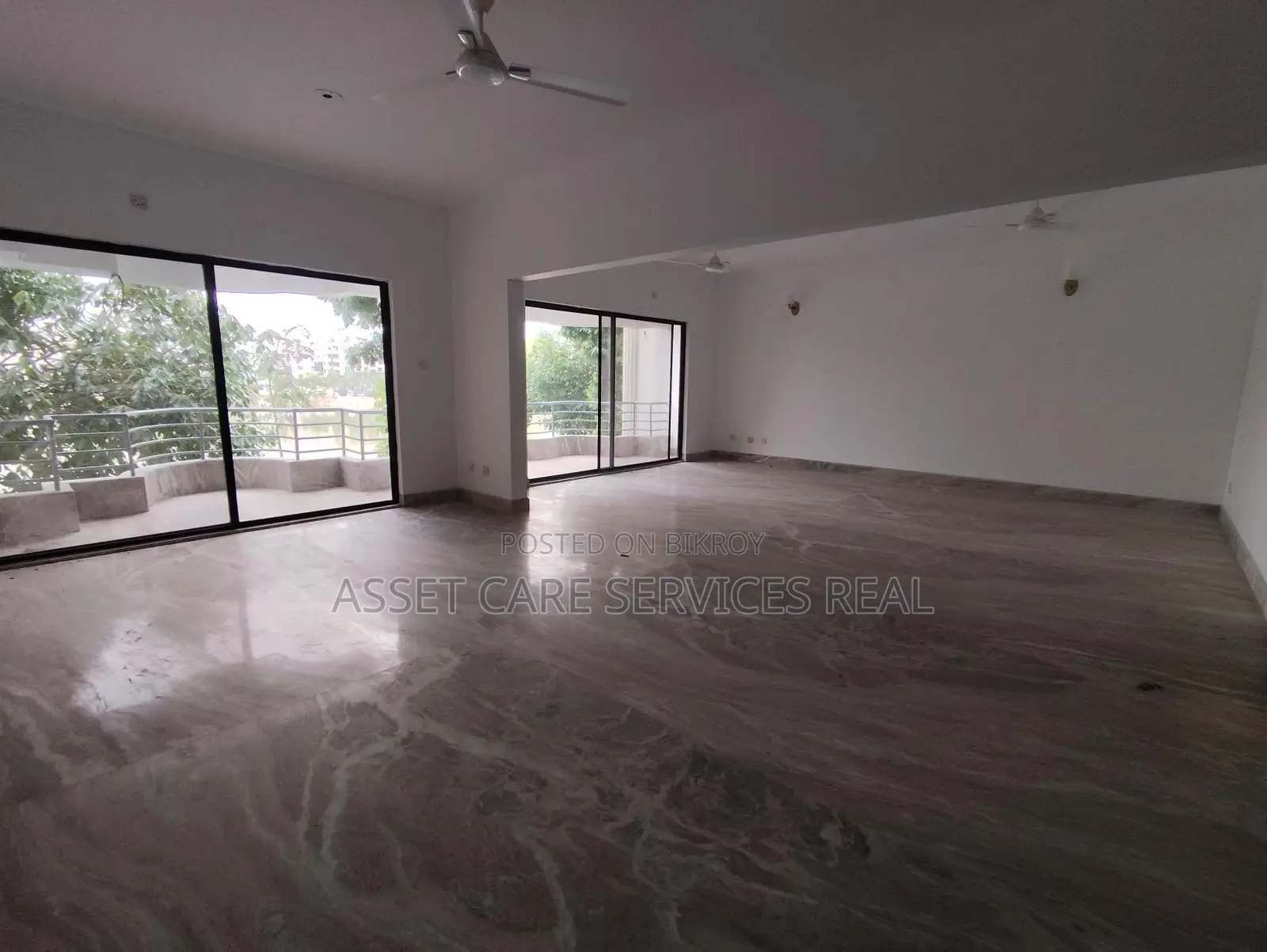 Lake View 4Bed Un-Furnished Big Apartment Rent In Gulshan in Gulshan