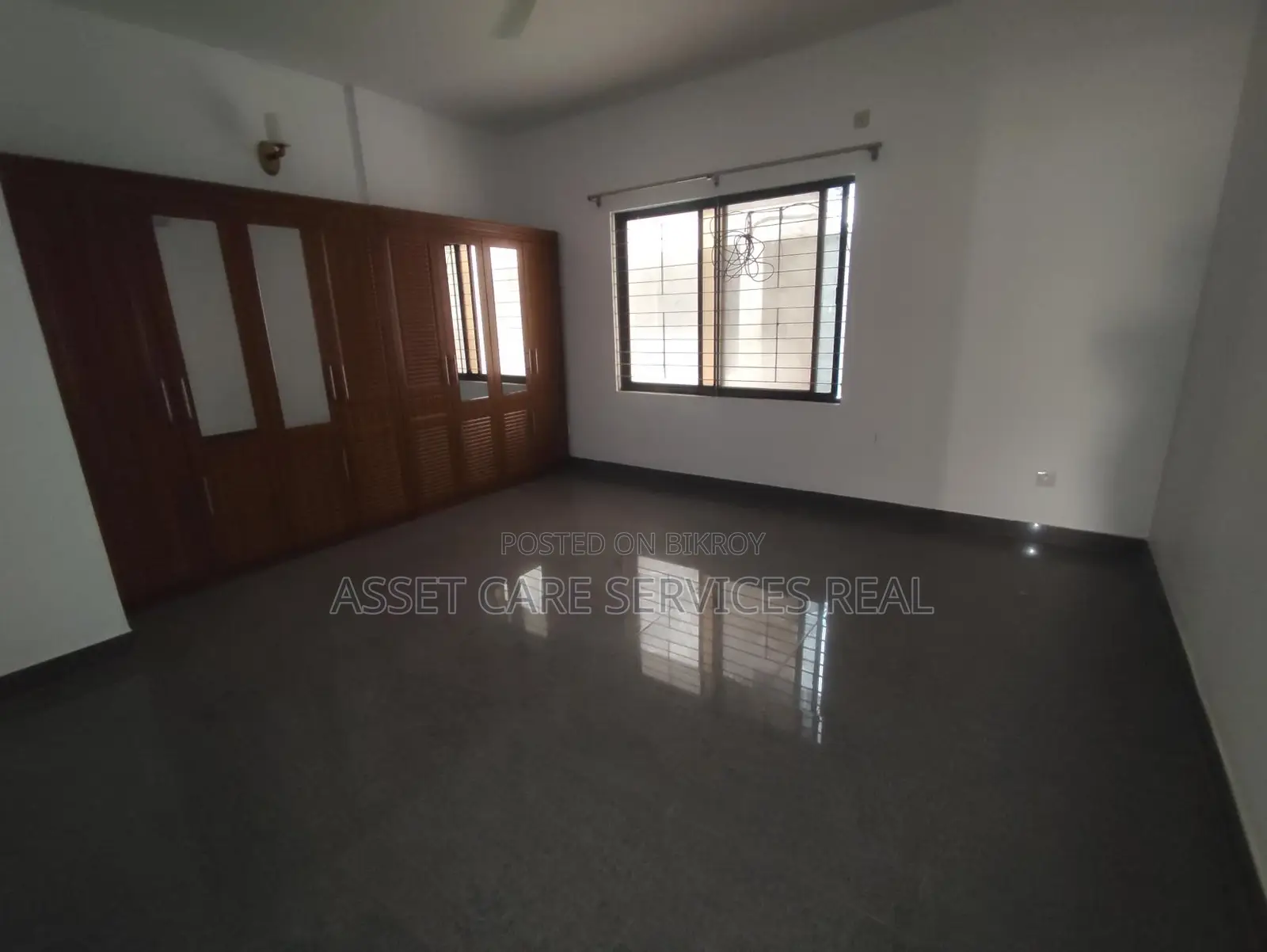 Lake View 4Bed Un-Furnished Big Apartment Rent In Gulshan in Gulshan
