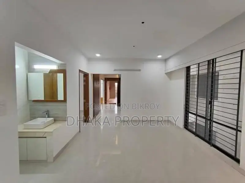 (Gym-Swimming) 4 Beds Luxury Apartment Rent in Gulshan in Gulshan