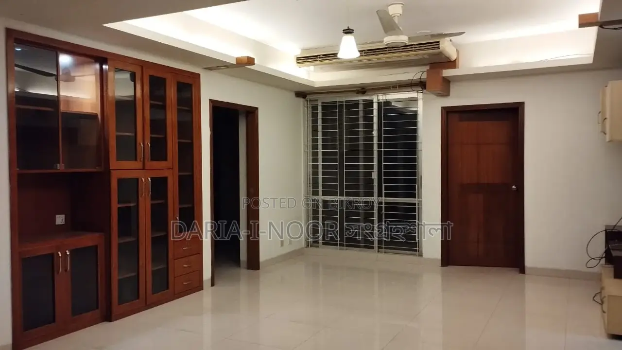 Assurance South-Facing Flat for Sale on the 10th Floor in Banani with Titas Gas in Banani