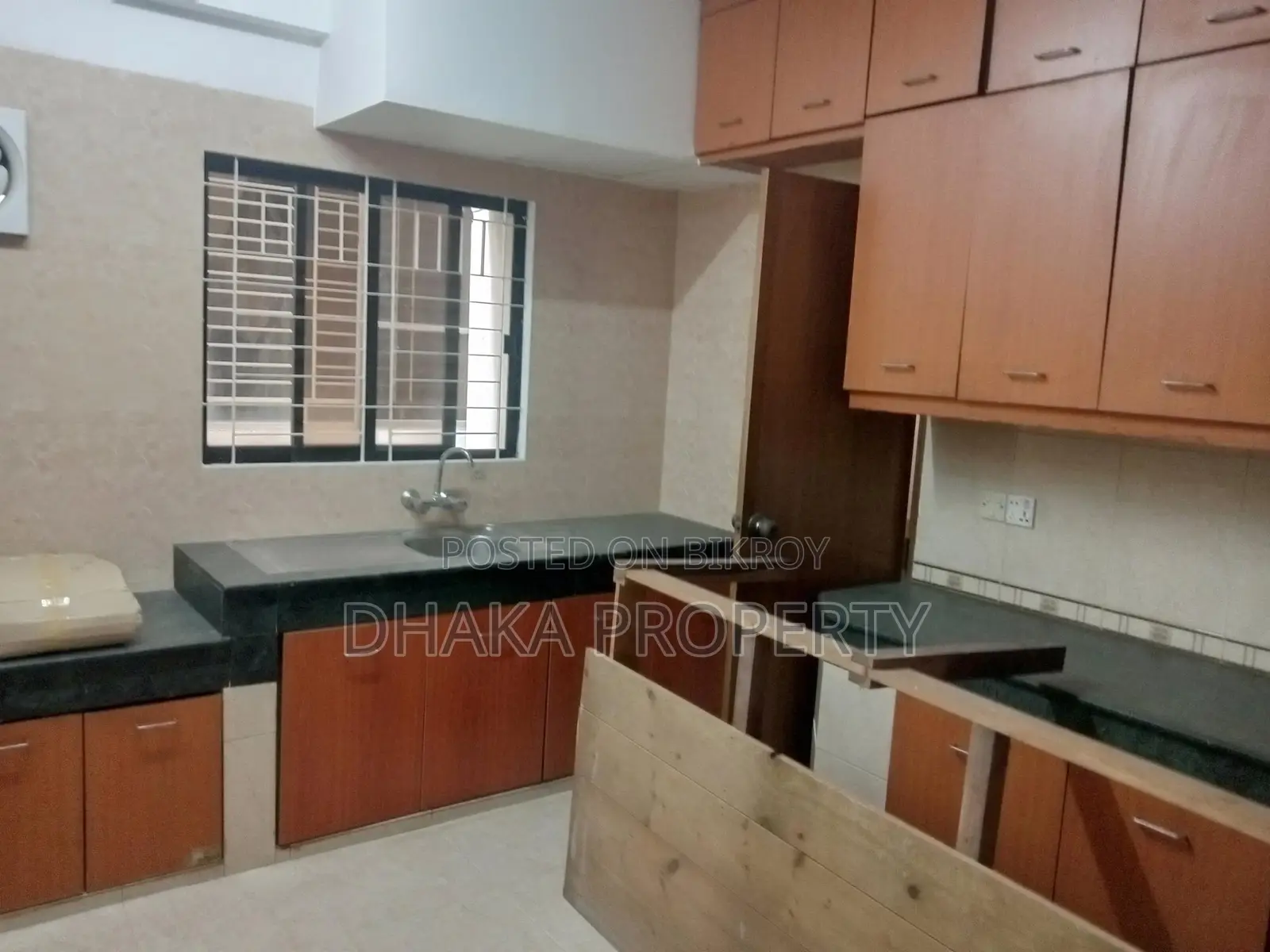 Semi-Furnished Beautiful Apartment Rent in Gulshan in Gulshan