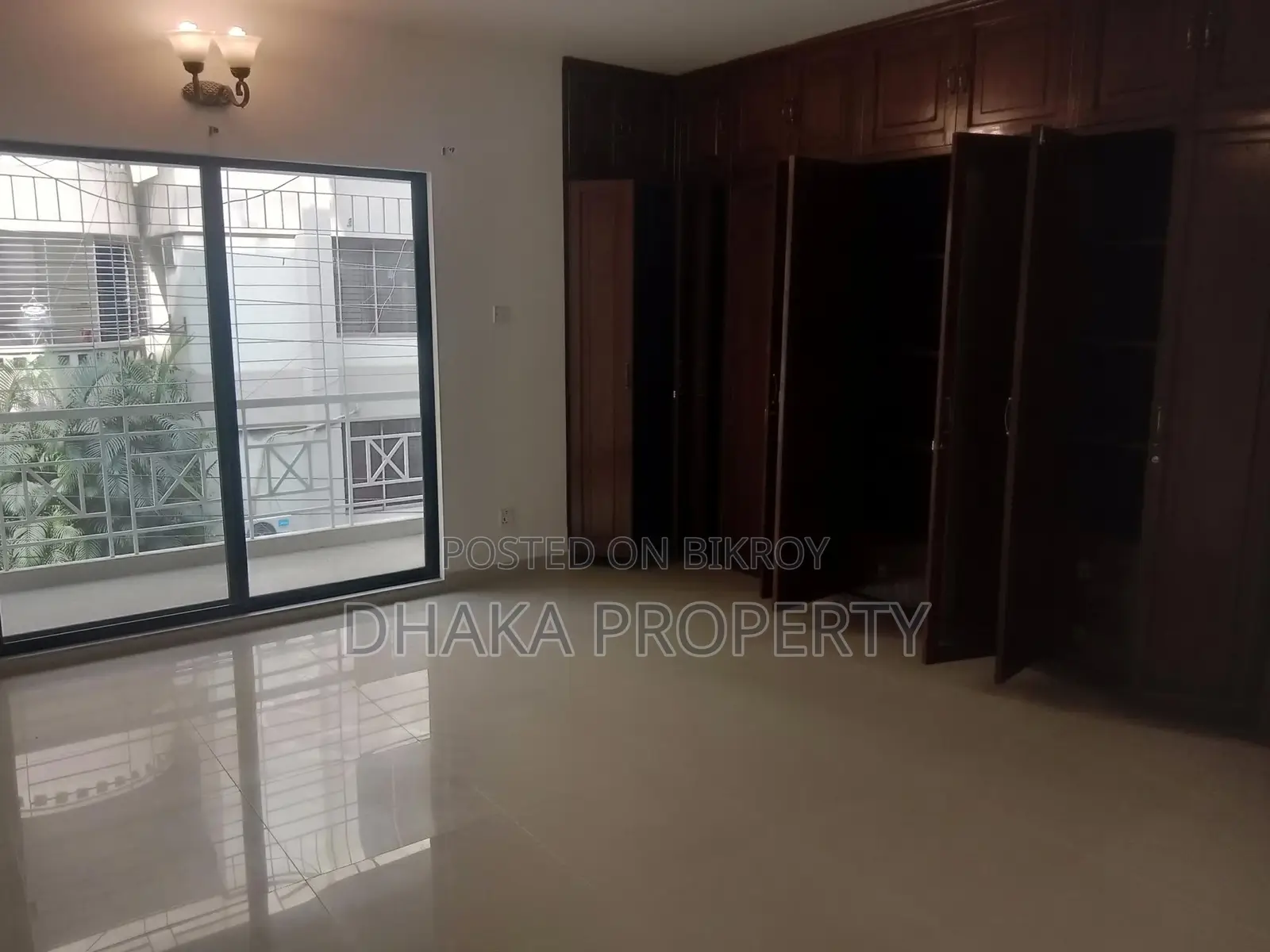 Semi-Furnished Beautiful Apartment Rent in Gulshan in Gulshan