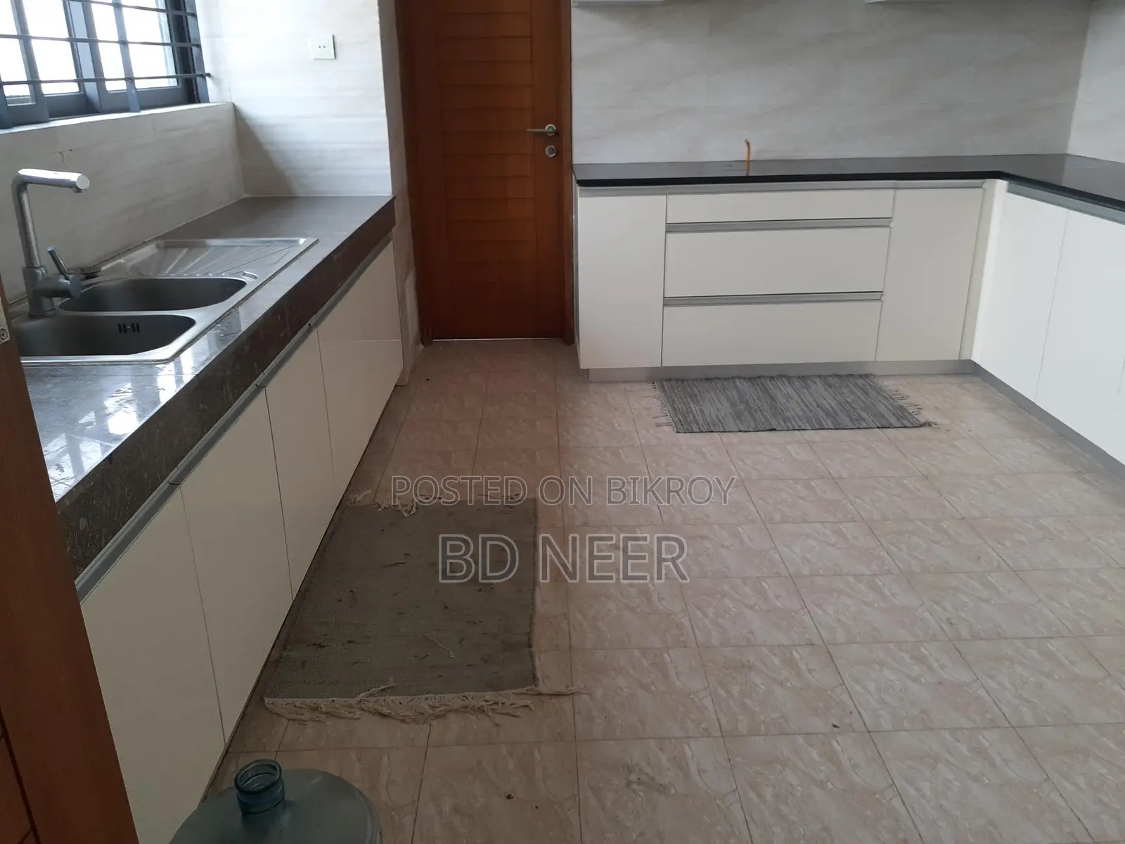 Lake View Gym Pool 4Bed Furnished Flat Rent in Gulshan-2 in Gulshan