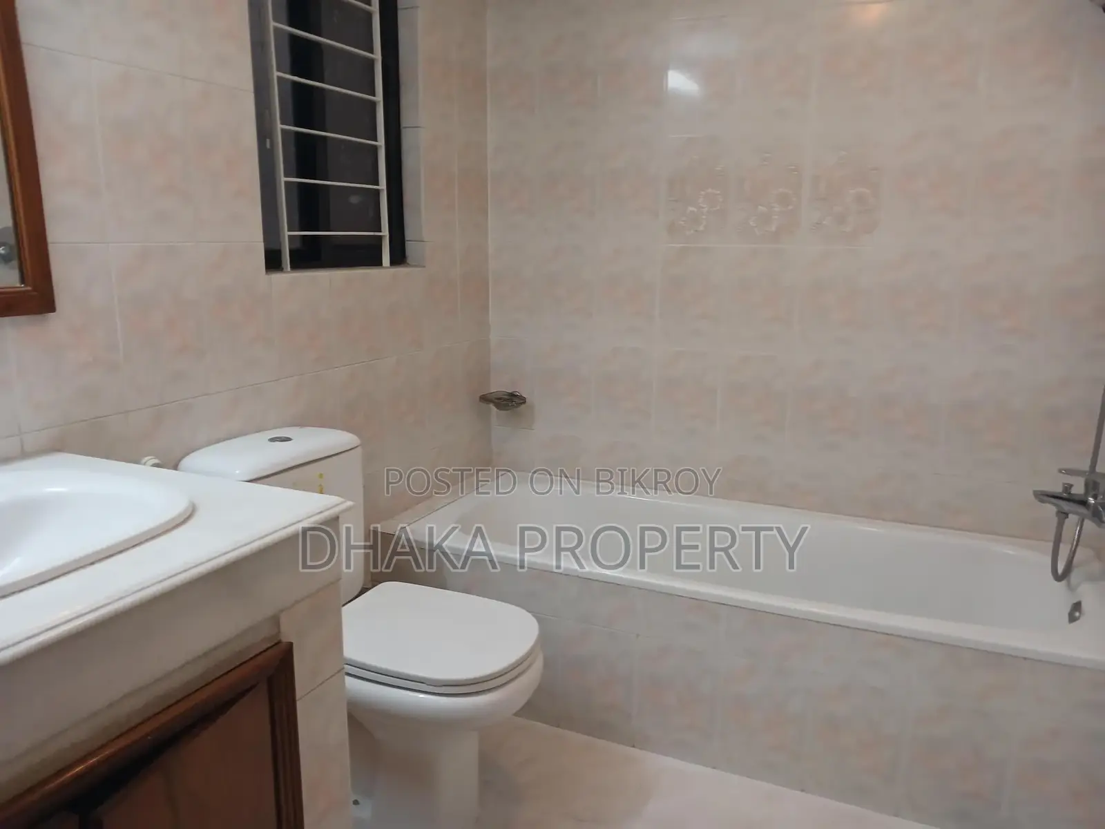 3000SqFt.3Bed Apartment Rent At Baridhara Diplomatic Zone in Baridhara
