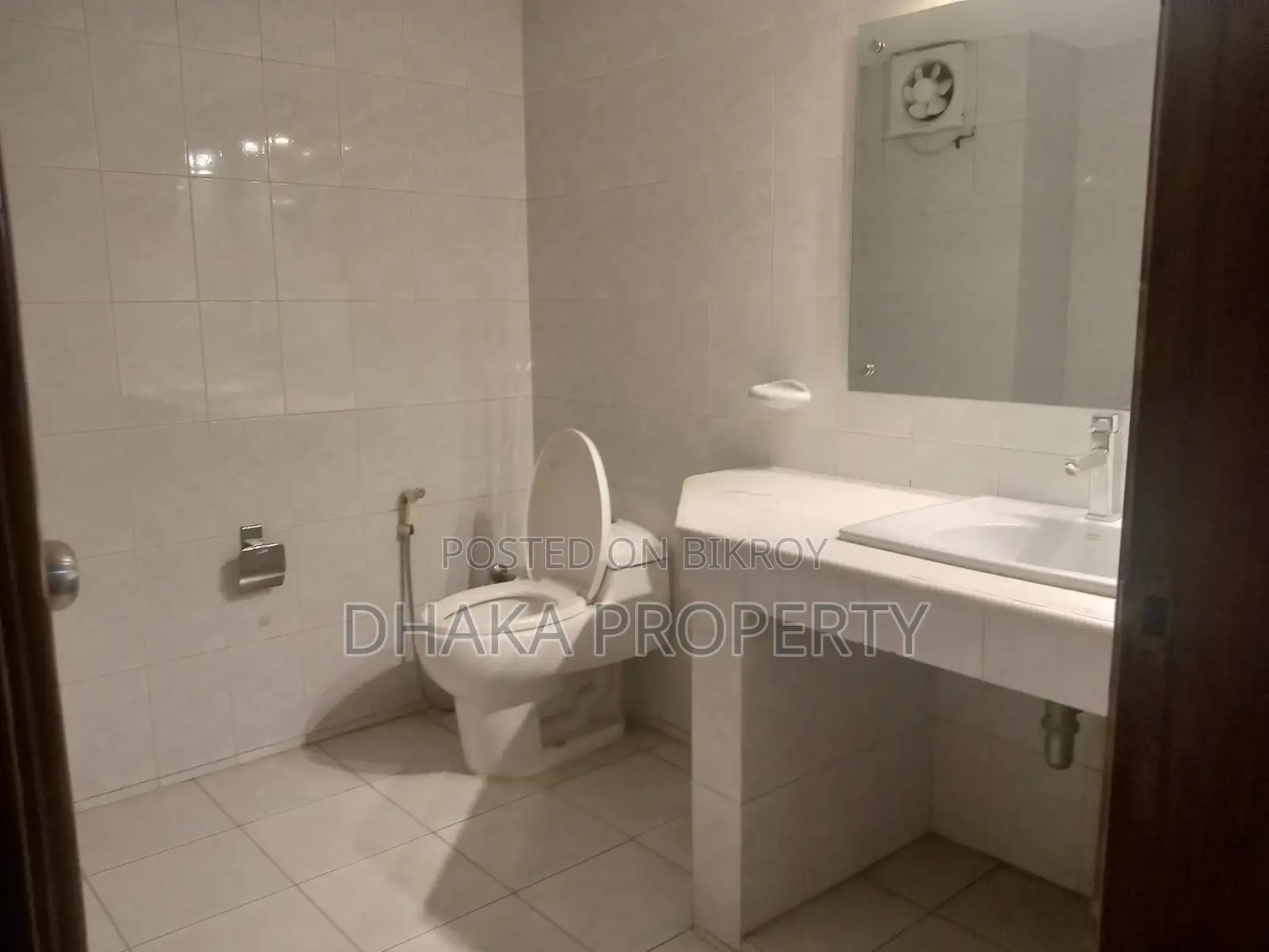 Un-Furnished 3 Bedrooms (2950Sqft) Apartment Rent in Gulshan-2 in Gulshan