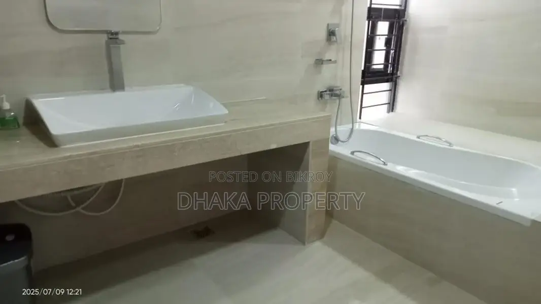 4BED_3200SqFt.2 Parking FLAT RENT AT GULSHAN 2 NORTH in Gulshan