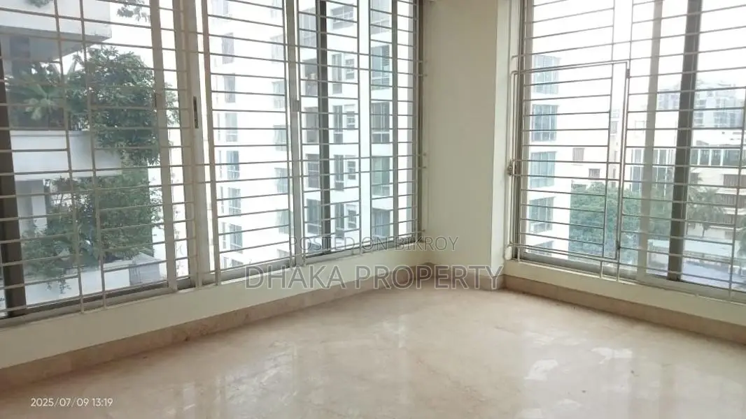 4BED_3200SqFt.2 Parking FLAT RENT AT GULSHAN 2 NORTH in Gulshan