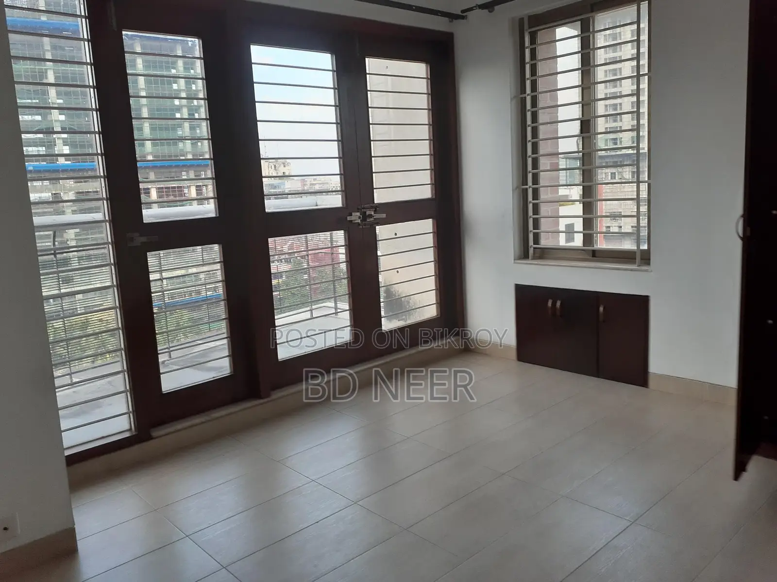 4-Bed Semi Furnished Flat Rent in Gulshan-2 in Gulshan