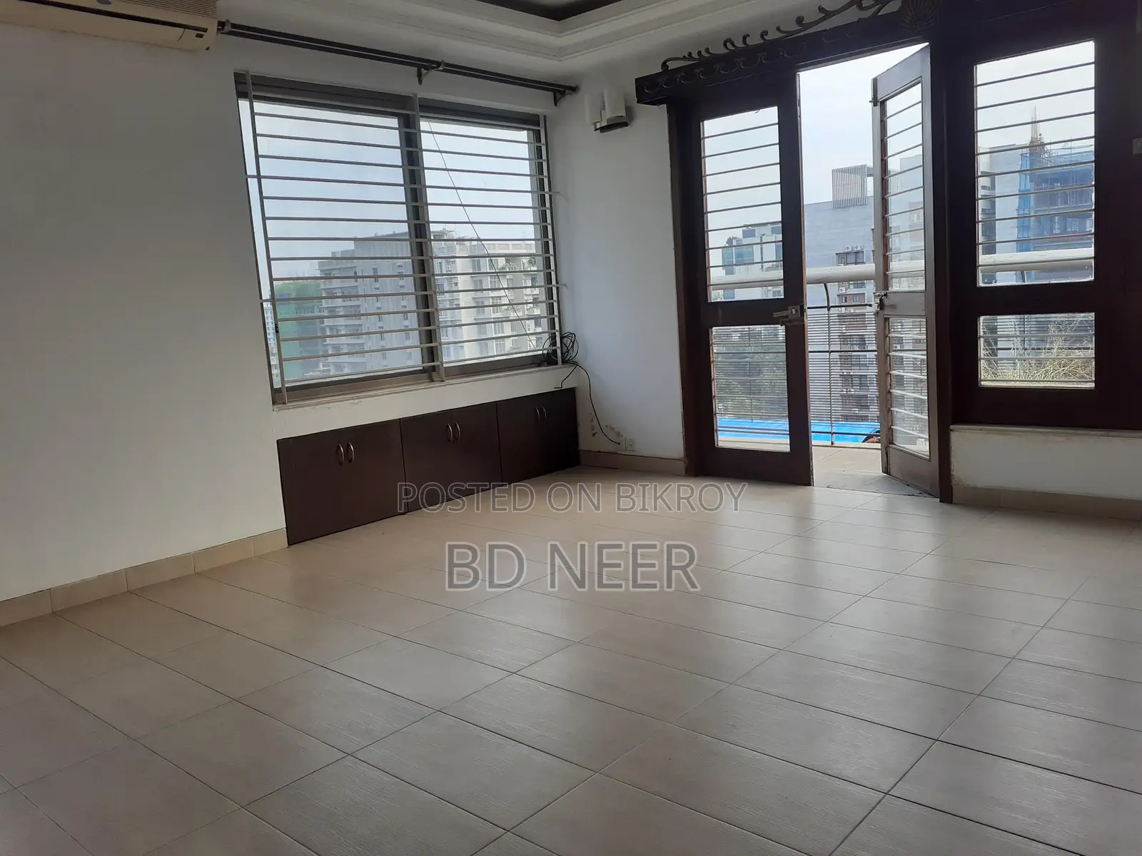 4-Bed Semi Furnished Flat Rent in Gulshan-2 in Gulshan