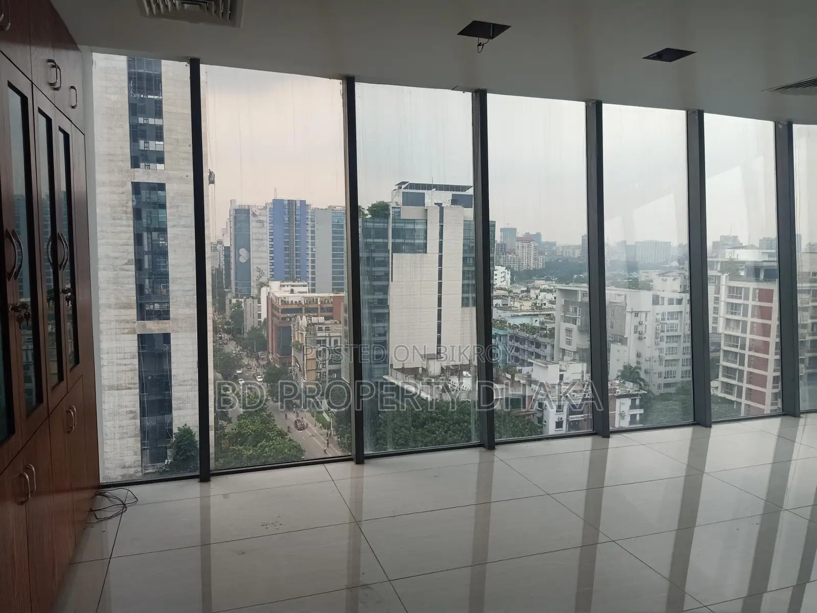 Brand New Modern Open Commercial Space Rent In Gulshan Avenue in Gulshan