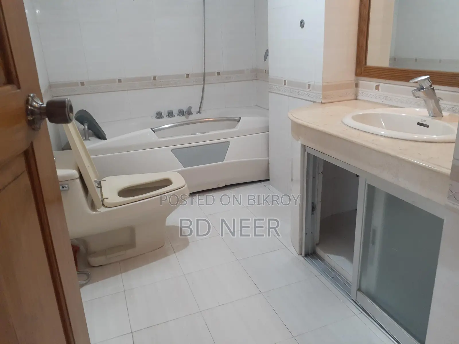 Semi Furnished 4 Bed Single Unt.7Th Floor Flat Rent in Gulshan-2 in Gulshan