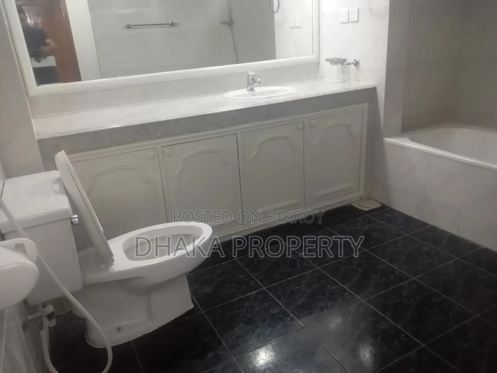 3-Bedrooms 2800-Sqft Apartment Rent in Baridhara Diplomatic Area in Baridhara