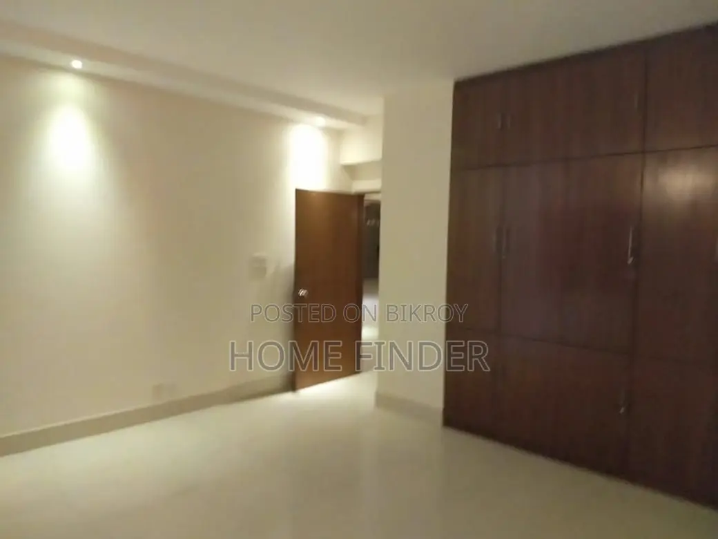 Unfurnished (8th Floor) 2550 SqFt 3Bed Apt: For Rent In Gulshan in Gulshan