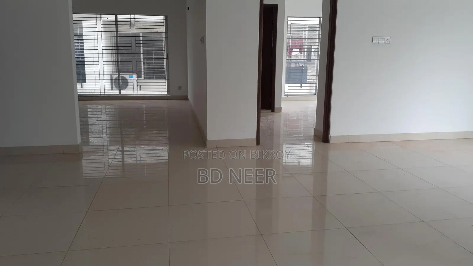 Nice 3 Bed Room Semi Furnished Apt. Rent in Baridhara in Baridhara