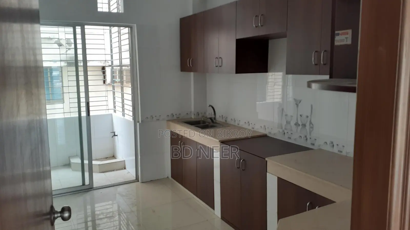Nice 3 Bed Room Semi Furnished Apt. Rent in Baridhara in Baridhara