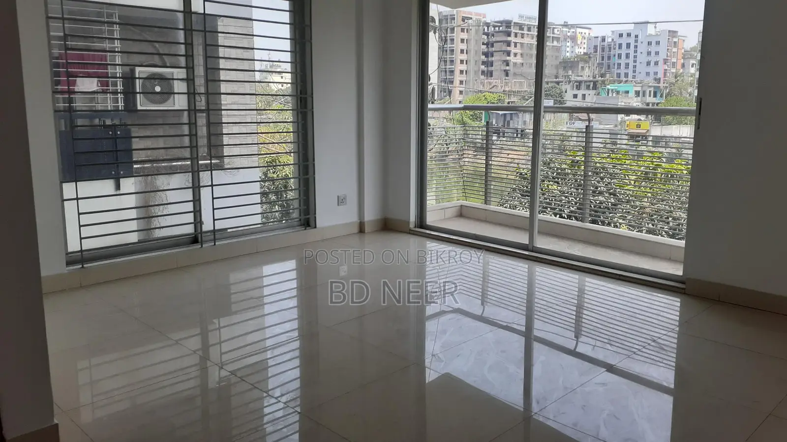 Nice 3 Bed Room Semi Furnished Apt. Rent in Baridhara in Baridhara