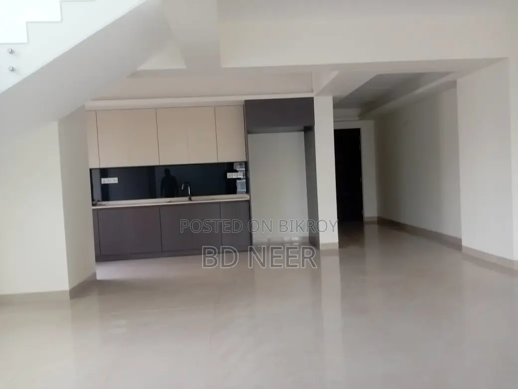 New Duplex 5 Bedroom Gym Swimming Flat Rent in Gulshan-1 in Gulshan