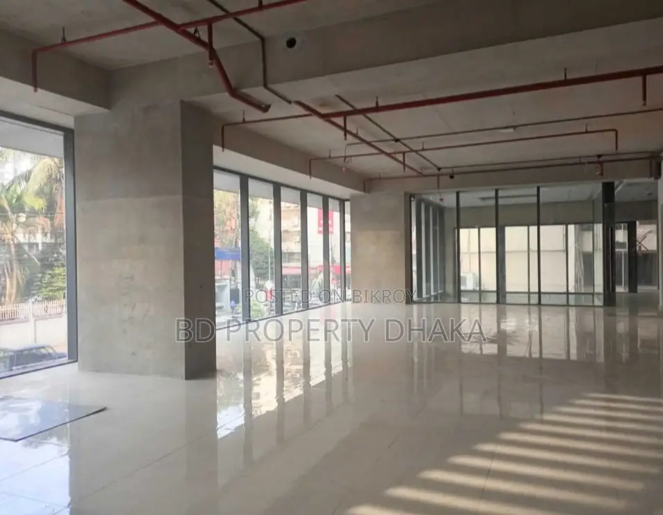 Rent a 2000 SqFt Ground Floor Restaurant/Shop in Gulshan Avenue in Gulshan