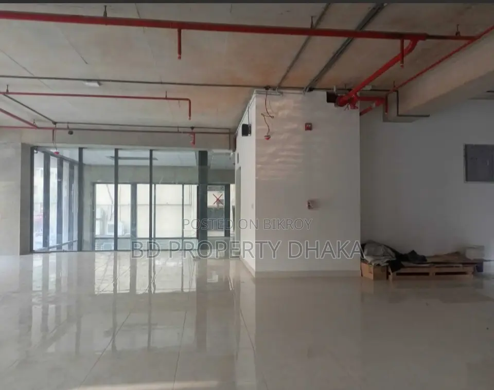 Rent a 2000 SqFt Ground Floor Restaurant/Shop in Gulshan Avenue in Gulshan