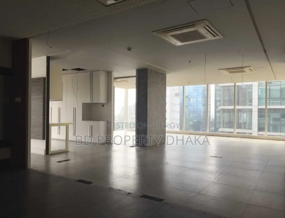 3300 Sqft Modern Commercial Space for Rent in Banani in Banani