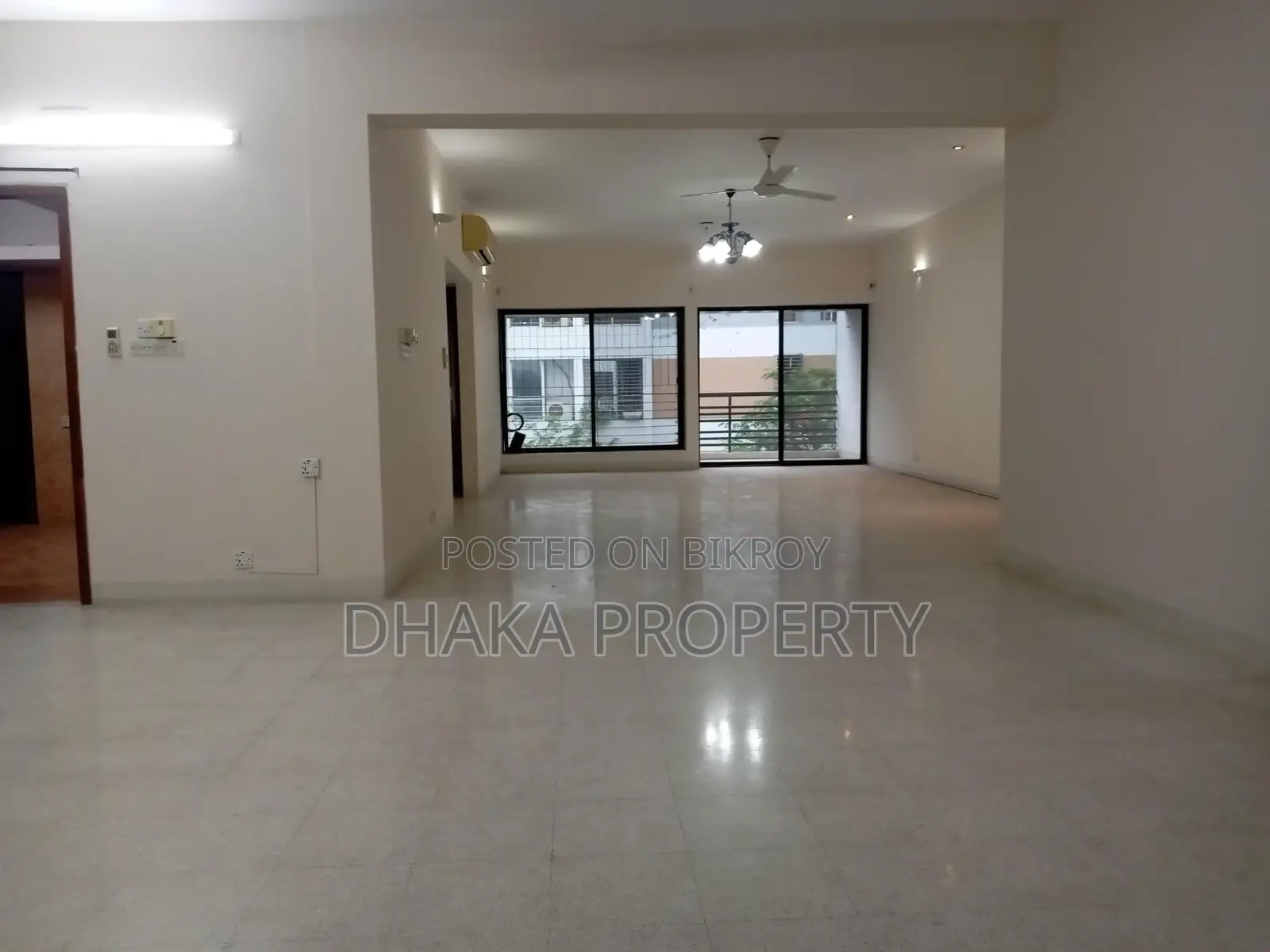 3300-Sqft Semi Furnished 4 Bedrooms Apartment Rent in Baridhara in Baridhara