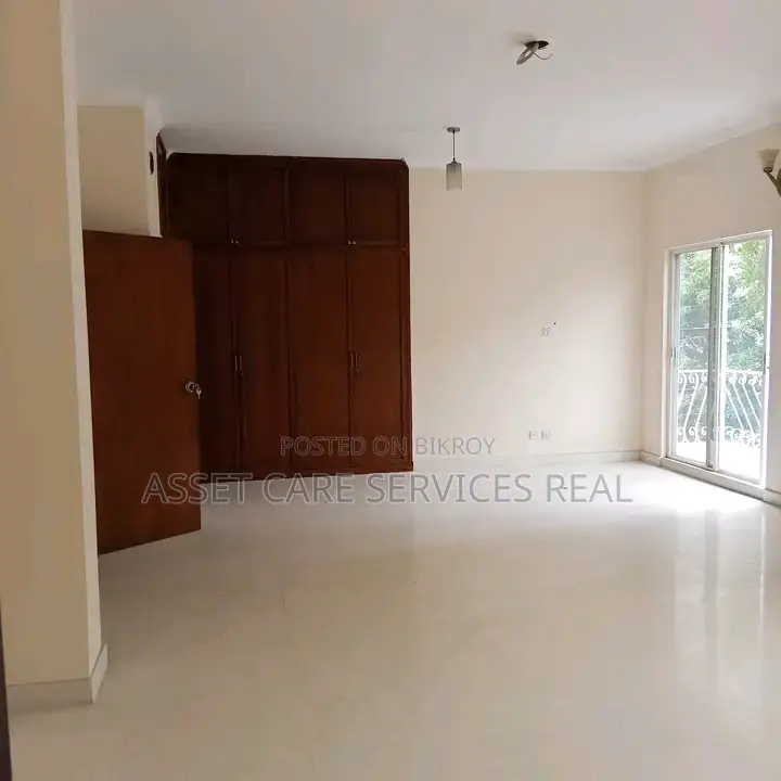 6100-Sqft 5-Bed Lake View Big Apartment Rent In Gulshan-1 in Gulshan