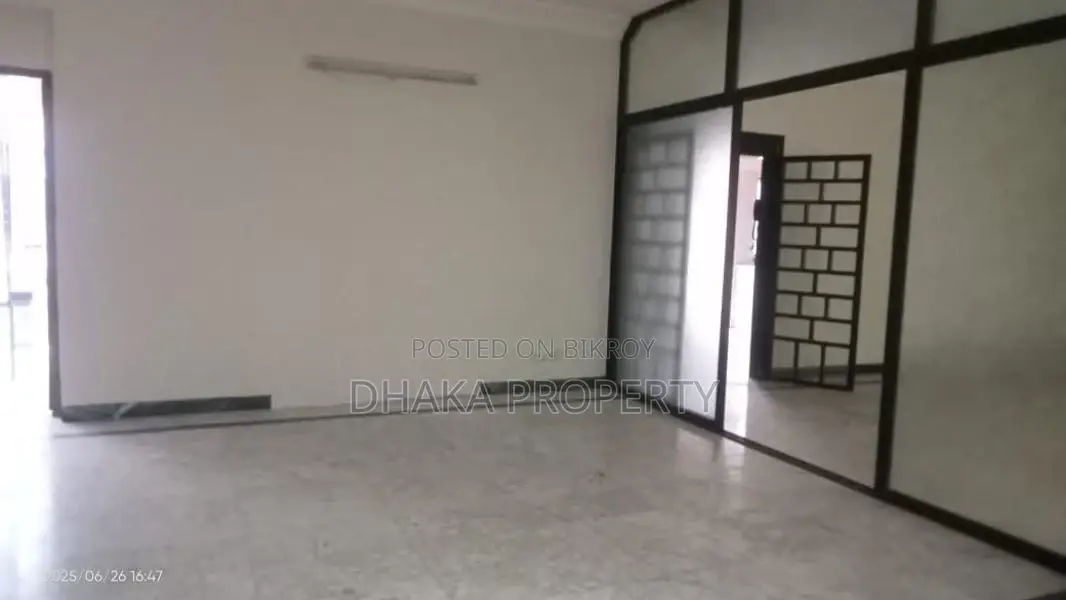 Un-Furnished 4 Bedrooms Apartment Rent in Gulshan -2 in Gulshan