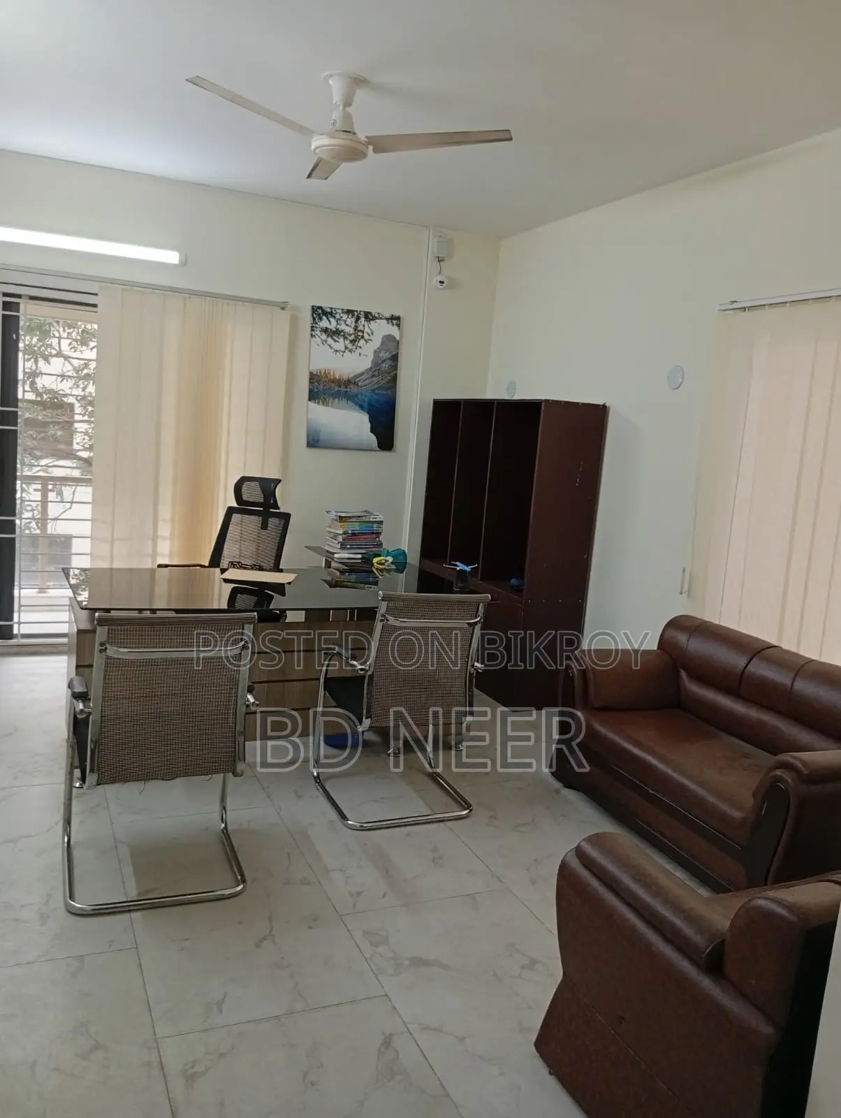 Unfurnished 2400 SqFt Residence Building Office For Rent in Gulshan-1 in Gulshan